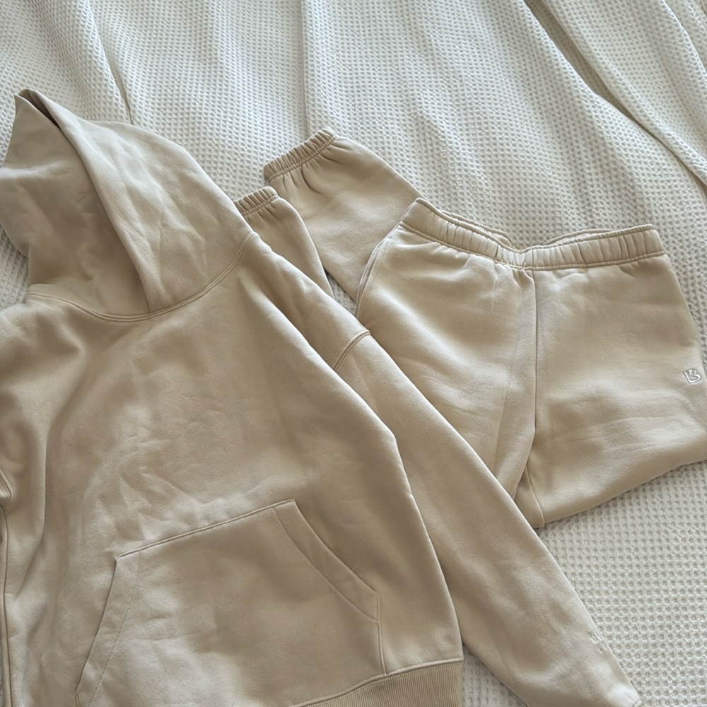 Buffbunny sweatshirt and sweat Pants